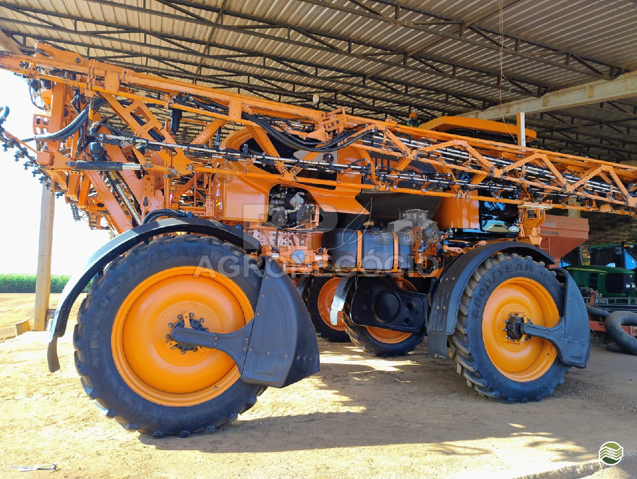 PULVERIZADOR JACTO UNIPORT 3030 Tração 4x4 RP Agronegócio MONTIVIDIU GOIAS GO